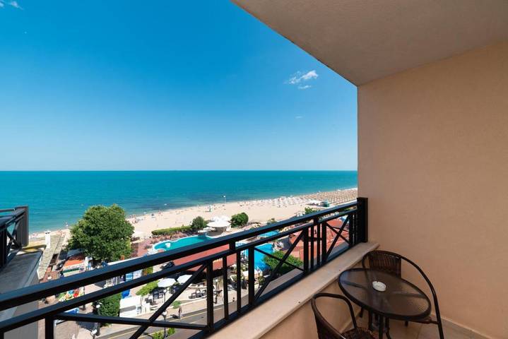 Ferienwohnung für 4 Personen, mit Balkon und Terrasse sowie Ausblick