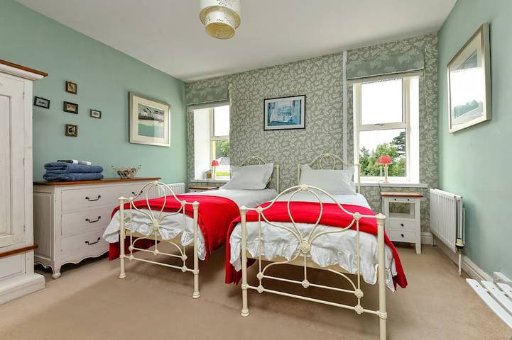 Gorgeous Spacious  Family House In The Centre Of Abersoch in Abersoch, Gwynedd