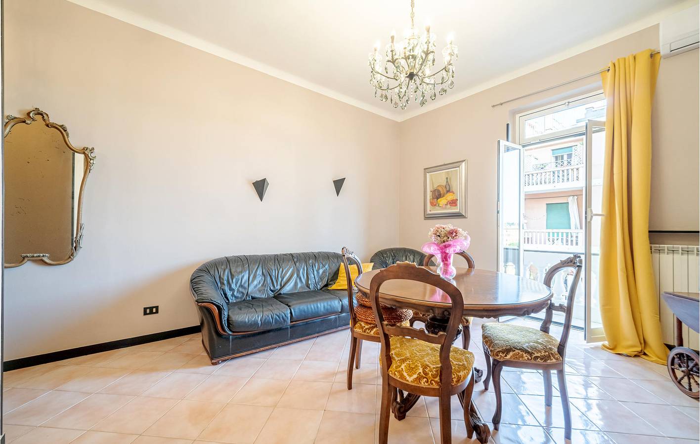 Entire holiday apartment, Beachside Cozy Apartment with AC & Terrace. in Genova (City), Genoa