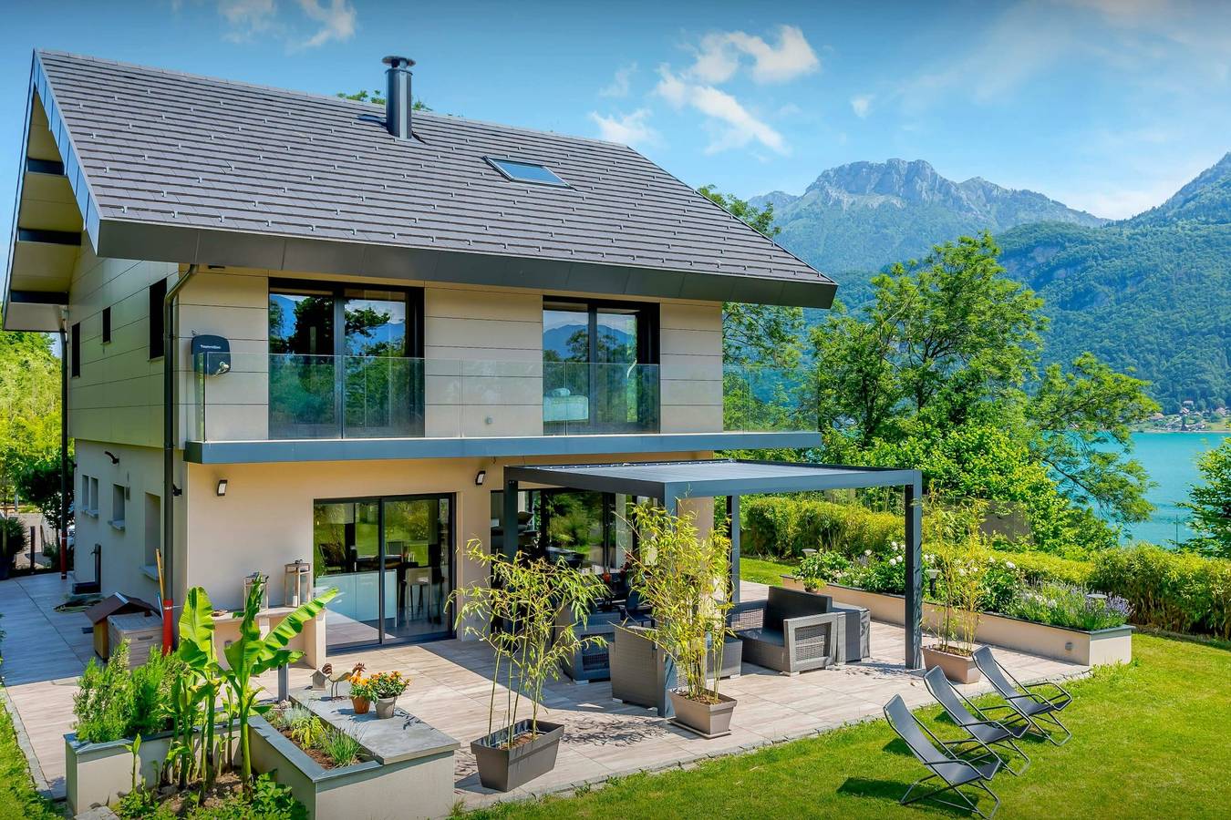 Lake Annecy property for 8 with nordic spa & great views - Ovo Network in Doussard, Parc naturel régional du Massif des Bauges