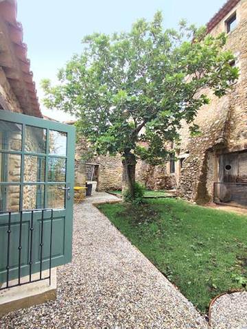 Gîte pour 5 personnes, avec vue et jardin à Saint-Gervais-sur-Roubion