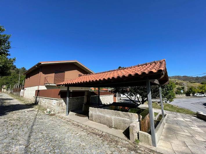 Location de vacances pour 6 personnes, avec balcon et vue ainsi que piscine et jardin dans Campo Do Gerez - 4