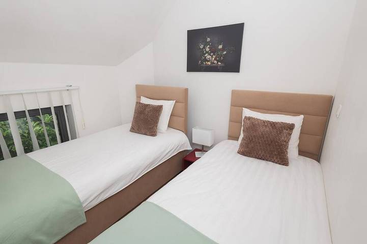 Charming 2-bedroom villa in brilliant Merelbeke-Melle with Ac in Melle (Flandre-Orientale), Province de Flandre-Orientale