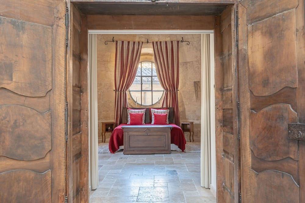 Appartement entier, Loft dans une église du 13ème siècle au coeur d'Avignon in Avignon, Vaucluse