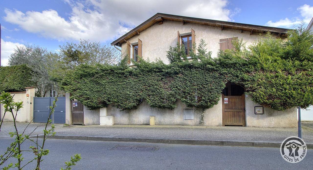 Le Happy Studio in Sathonay-Camp, Lyon et ses environs