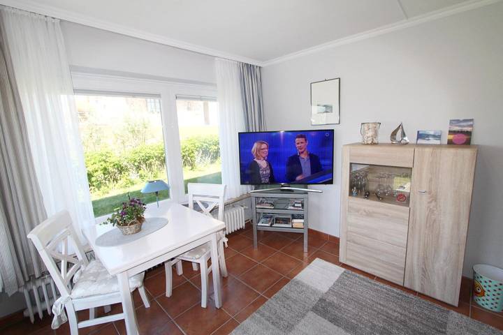 Ganze Wohnung, Charmante Zwei-Zimmer-Ferienwohnung in fantastischer Lage in Wenningstedt in Nordfriesische Inseln (Schleswig-Holstein) (Schleswig-Holstein), Wenningstedt