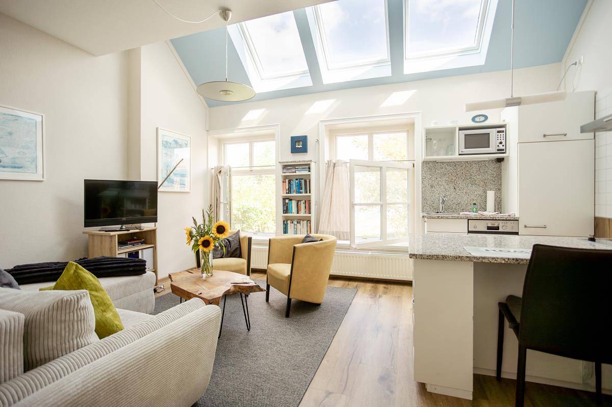 Ganze Wohnung, Ferienwohnung Pewsum in Greetsiel für bis zu 2 Personen direkt am Hafen mit Blick auf den Hafen - Haustiere herzlich willkommen in Greetsiel, Krummhörn