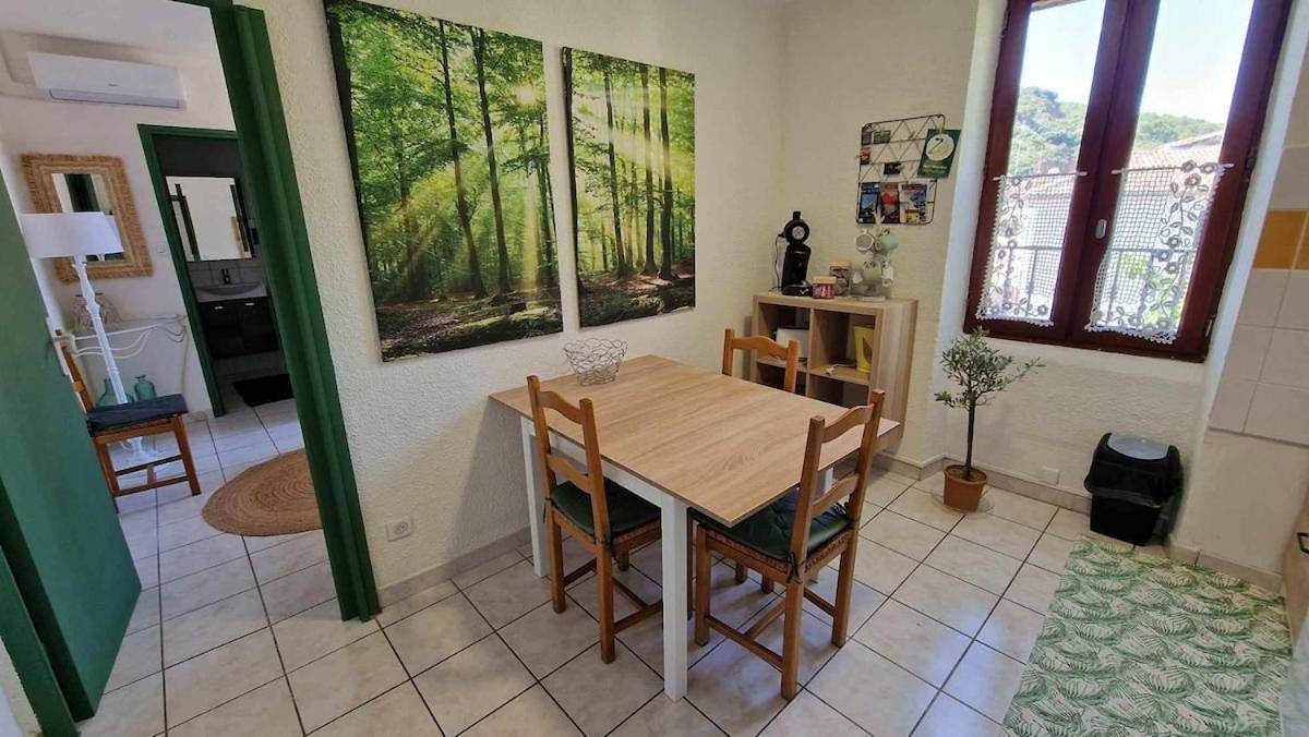 Appartement entier, One-Bedroom Apartment in Clermont-l'Hérault, Région de Lodève