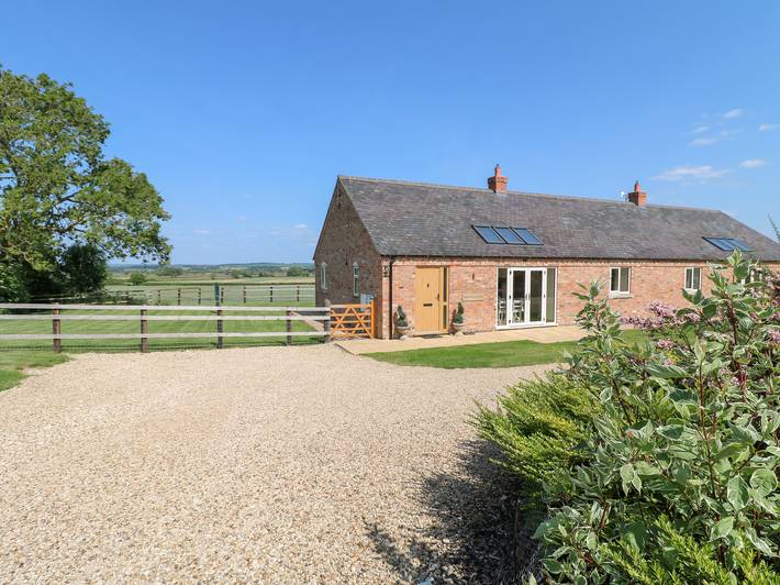 Cottage for 4 people, with garden, with pets in Leicestershire