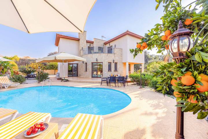 Villa für 8 Personen, mit Balkon - 1