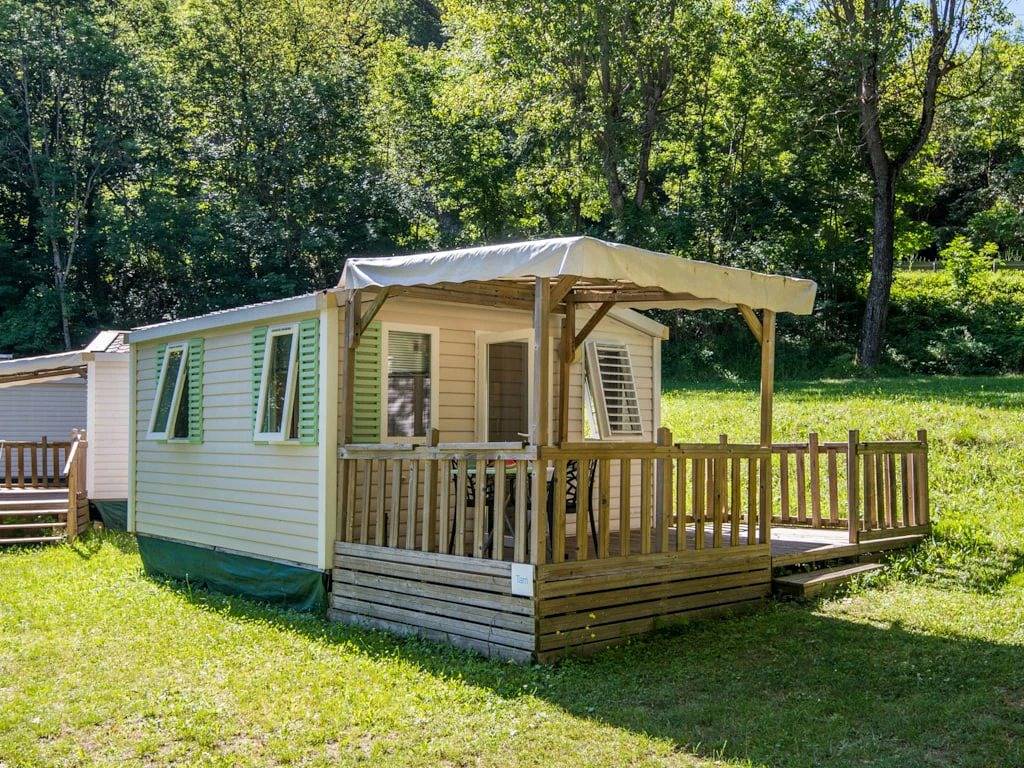 Zecamping 3* piscine chauffée club enfant locatif Tv Bbq 16m2 2 pers in Florac-Trois-Rivières, Cevenas