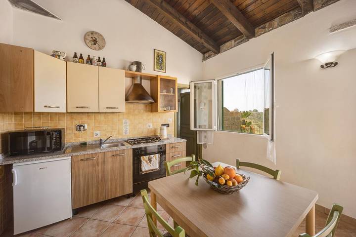 Gîte pour 4 personnes, avec jardin et terrasse, adapté aux familles à Pompeiana - 4