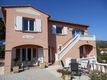 Cottage pour 4 personnes, avec terrasse et jardin, animaux acceptés à Saint-Raphaël