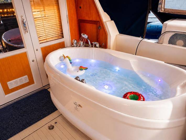 Bateau pour 3 personnes, avec balcon ainsi que vue et vue sur le lac dans Côte-d'Or - 2
