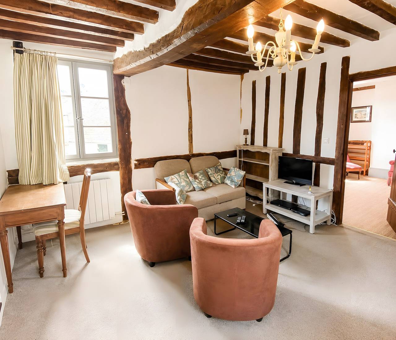 Maison de Vacances 'La Maison Du Bec' avec Terrasse Privée, Jardin Privé et Wi-Fi in Le Bec-Hellouin, Région de Bernay