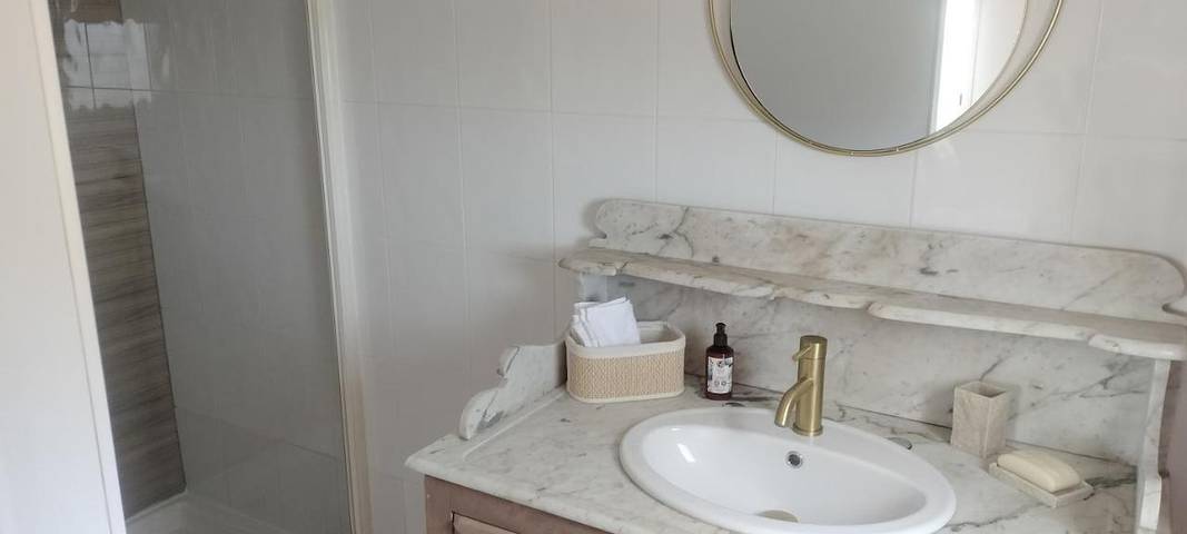 Gîte pour 3 personnes, avec vue ainsi que piscine et jardin, animaux acceptés à Montels - 4