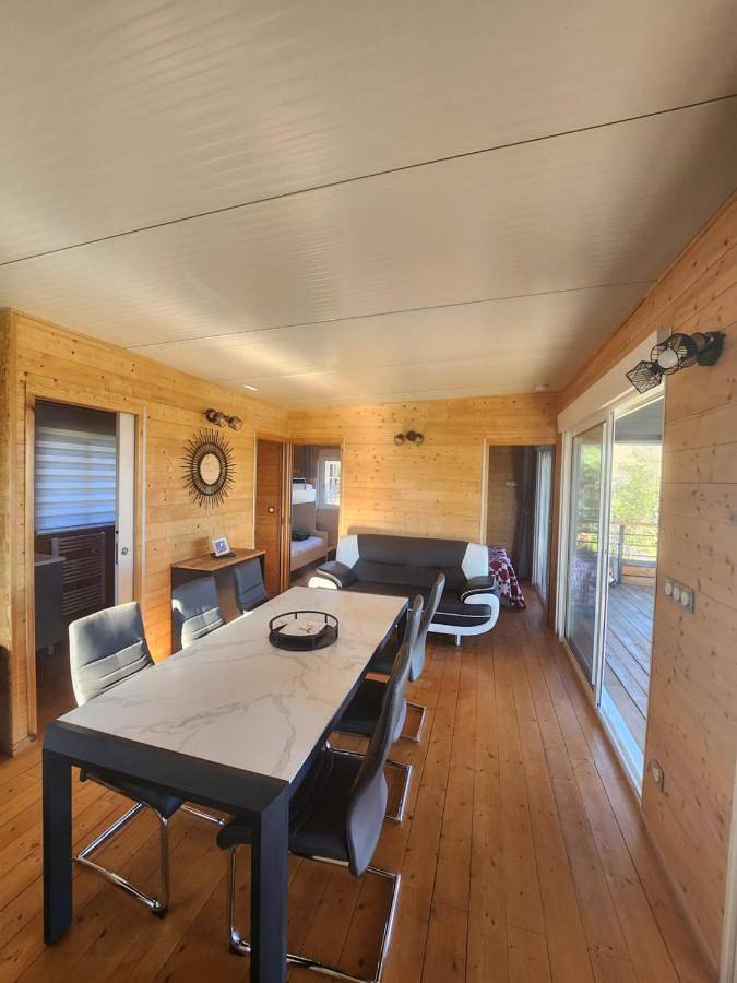 Gîte pour 4 personnes, avec vue ainsi que jardin et piscine, animaux acceptés à Lézignan-la-Cèbe - 4