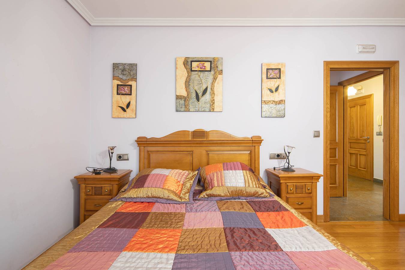 Appartement entier, Rez-de-chaussée avec piscine partagée, terrasse privée et Wi-Fi in Cangas, Rías Baixas