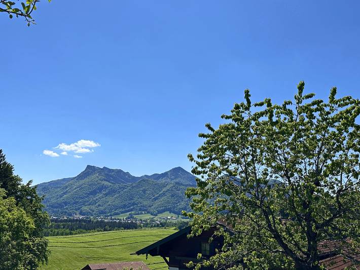 Ganze Ferienwohnung, Ferienwohnung Göttersberg - Ferienwohnung Göttersberg 38 qm, separates Schlafzimmer, Wohnraum mit offener Küche und West-Balkon in Aschau im Chiemgau, Chiemsee
