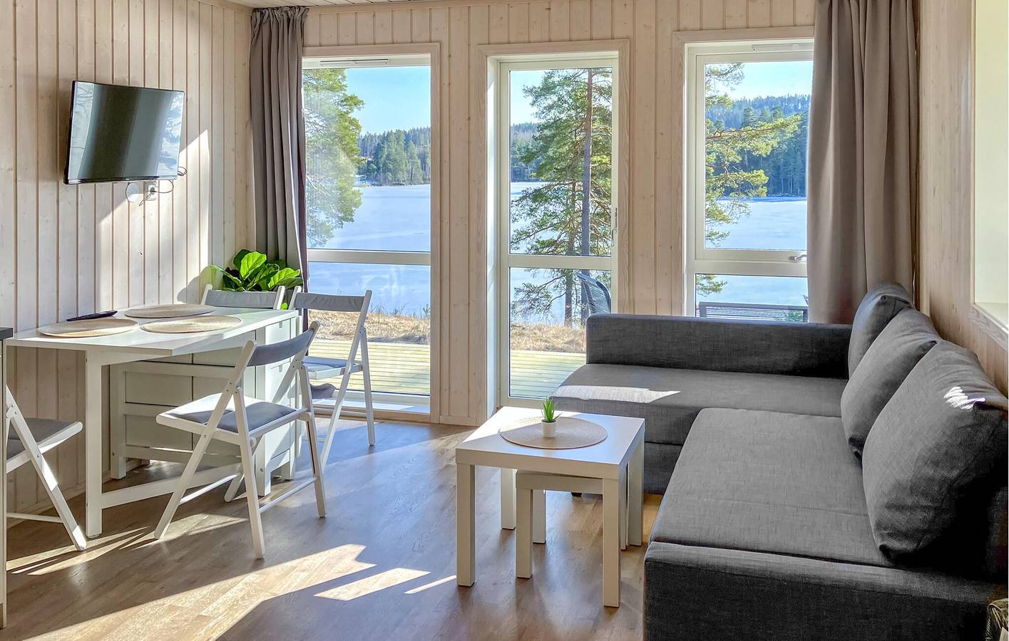 Ferienhaus für 3 Personen mit Terrasse in Dalslands Kanal