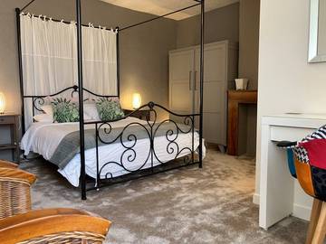 Location de vacances pour 2 personnes, avec jardin et piscine dans Vallée de la Dordogne