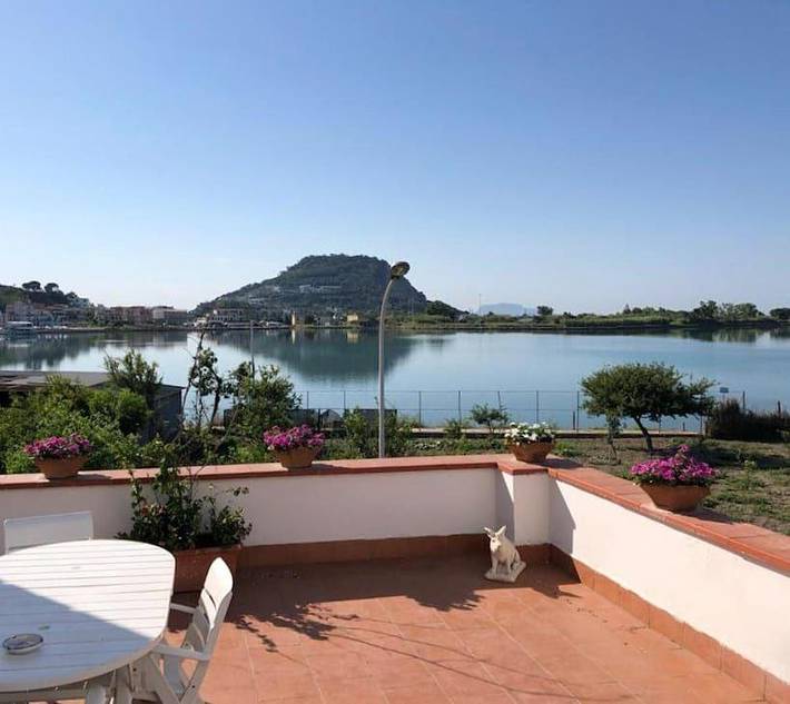 B&b per 2 persone, con Balcone e Idromassaggio nonché Terrazza a Bacoli