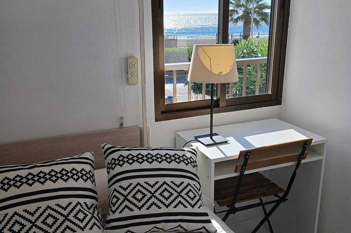 Haus in erster Strandlinie mit spektakulärem Meerblick in Playa de Rincón de la Victoria, Rincón de la Victoria