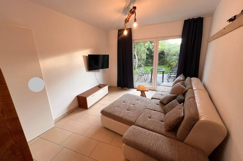 Appartement entier, Ferienwohnung zum Wall, Trampolin Familienfreundlich, Fussballplatz in Neuendorf (Saal), Saal