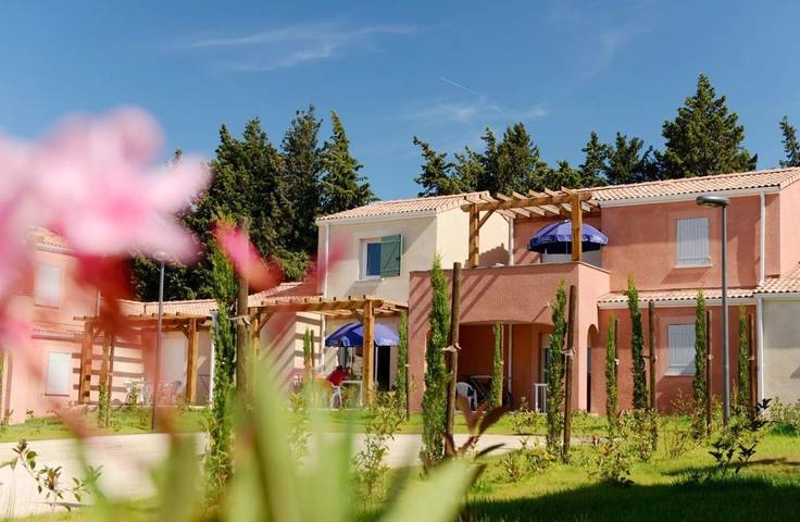 Location de vacances pour 4 personnes, avec sauna ainsi que piscine et terrasse à Paradou - 2