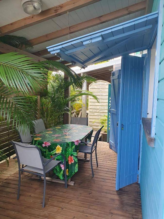 Gîte pour 4 personnes, avec terrasse dans Plage de la Caravelle