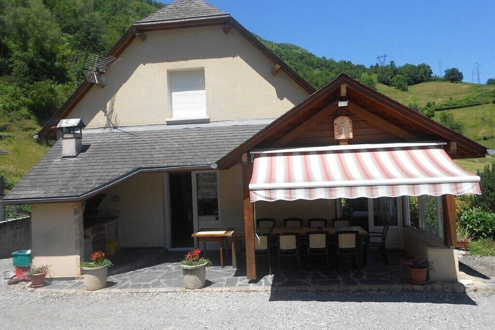 Casa de pueblo de gran capacidad in Laruns, Béarn