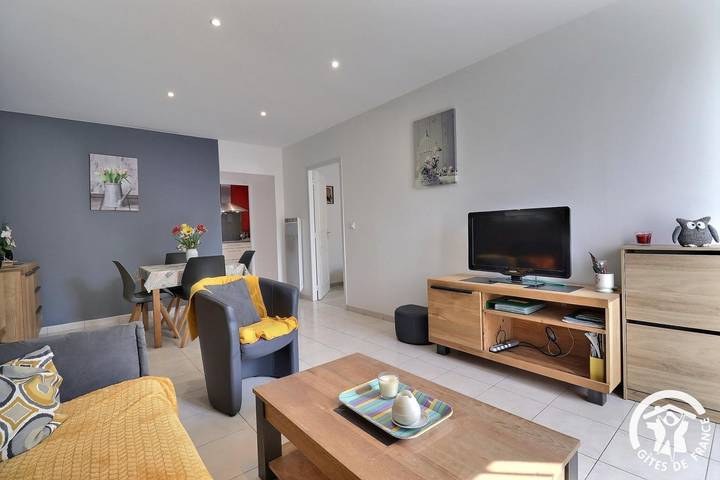 Gîte pour 4 personnes, avec jardin ainsi que piscine et terrasse à La Chapelle-Chaussée - 4