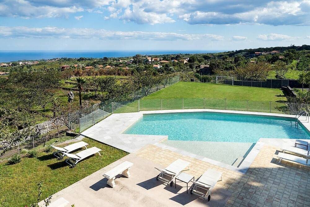 Villa Etnea - Private villa with pool and jacuzzi in Zafferana Etnea, Etna
