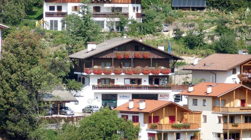 Ferienwohnung für 6 Personen, mit Balkon und Terrasse sowie Garten und Ausblick in Völs am Schlern - 4