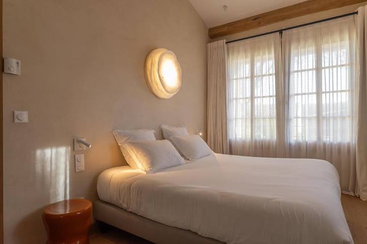 Hôtel pour 3 personnes, avec piscine ainsi que vue et jardin à Valliguières - 3