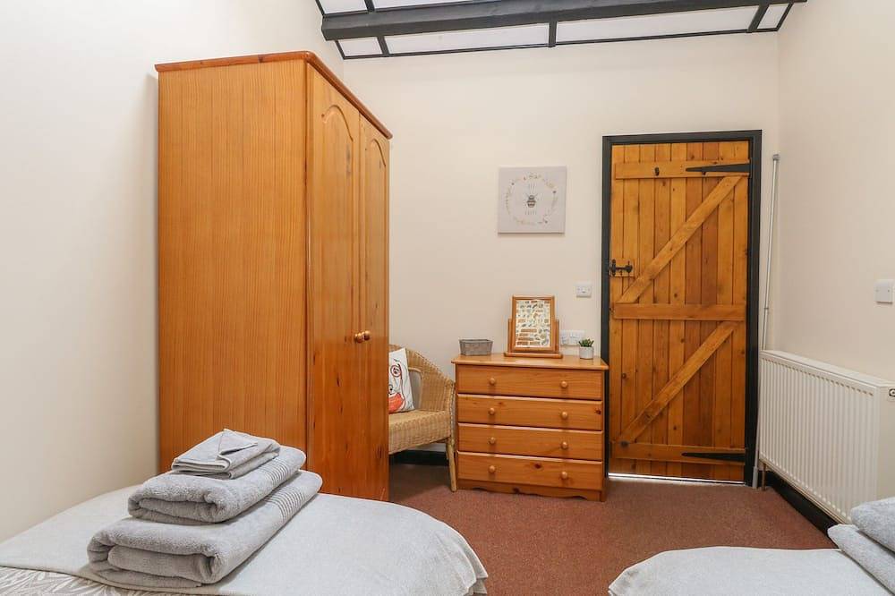 Hitchens Cottage, pet friendly in Happisburgh, East Anglia in Happisburgh, Norfolk