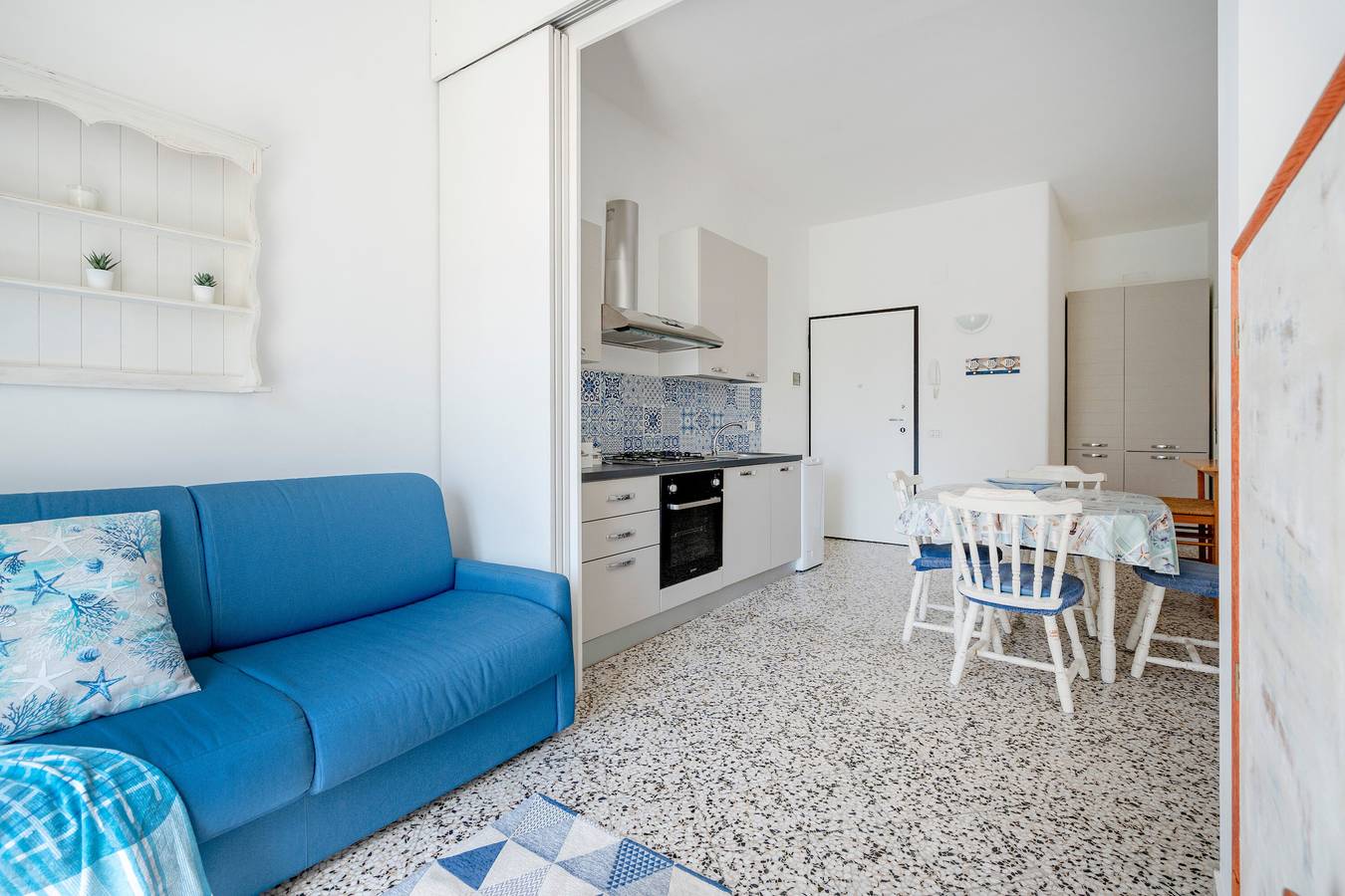 Appartamento intero, Appartamento 'Marittima' con balcone, Wi-Fi e aria condizionata in Torre Canne, Salento