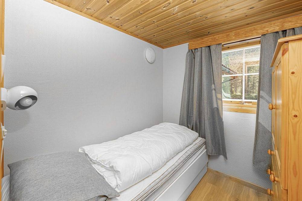 2 bedroom awesome home in Sandane in Gloppen