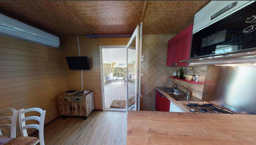 Location de vacances pour 4 personnes, avec terrasse ainsi que piscine et jardin à Montréal (Rhône-Alpes) - 4