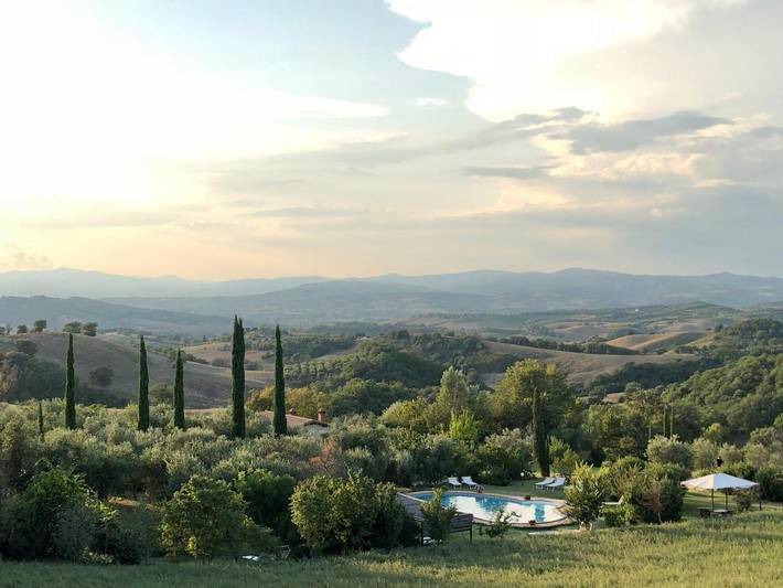 Agriturismo per 7 persone, con Terrazza e Giardino nonché Piscina e Panorama a Cinigiano