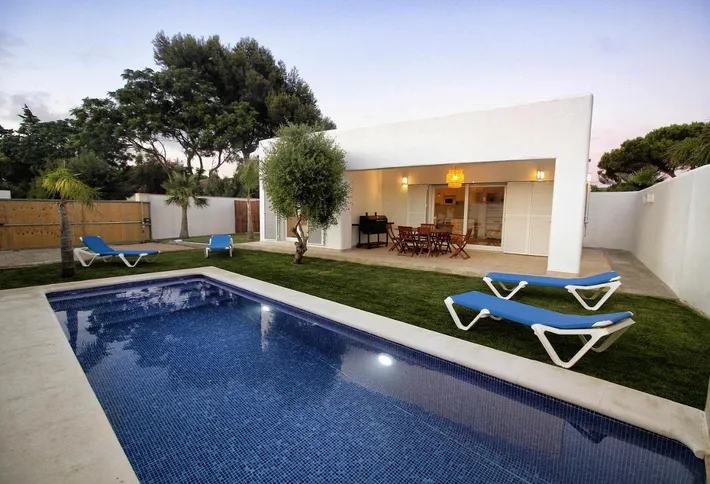 Casa vacanza per 5 persone, con piscina e giardino, con animali domestici - 1