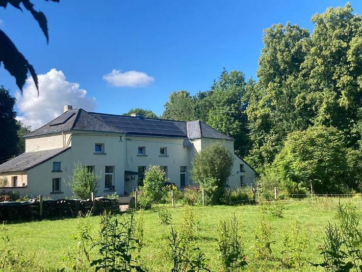 Ferme pour 2 personnes, avec vue ainsi que terrasse et jardin dans Hainaut