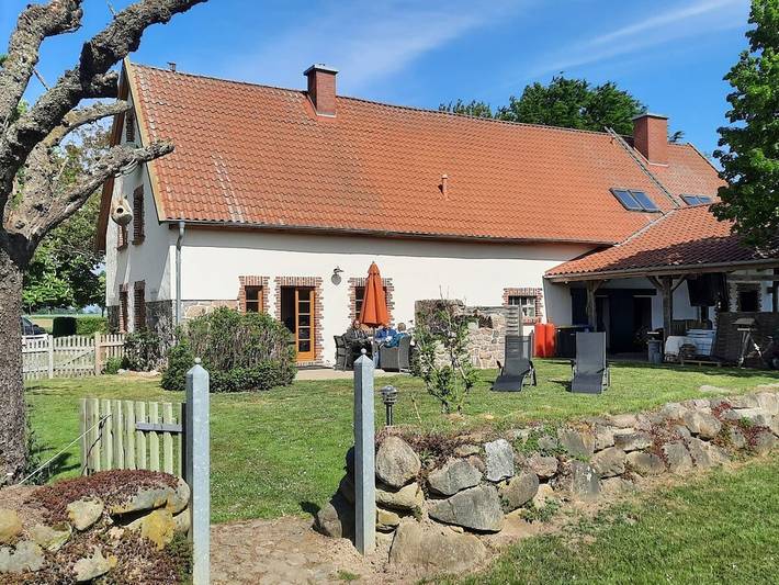 Ferienhaus in Klocksin mit Schwimmbecken in Klocksin, Mecklenburgische Seenplatte