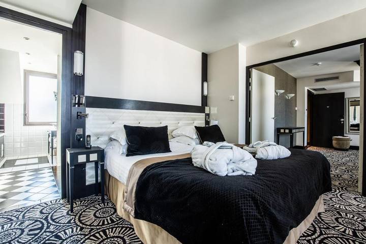 Hôtel pour 2 personnes, avec vue ainsi que terrasse et sauna dans Gare De Chartres - 4