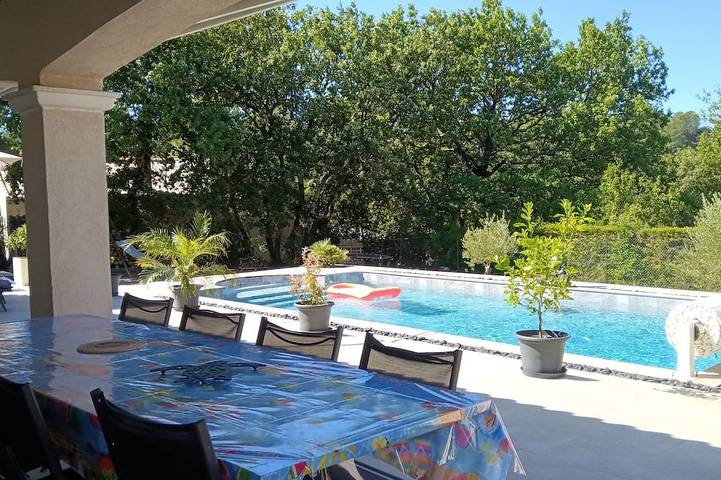 Maison de vacances pour 8 personnes, avec terrasse et jardin à Rocbaron