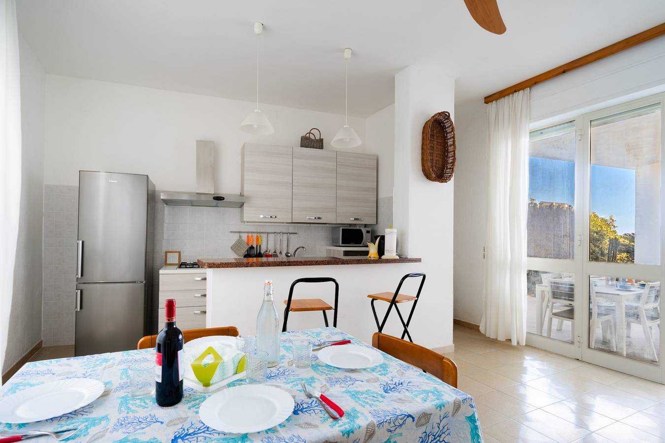 Appartement entier, Appartement "Calliope" avec vue sur la mer, terrasse privée, Wi-Fi et climatisation in Marina Serra, Tricase