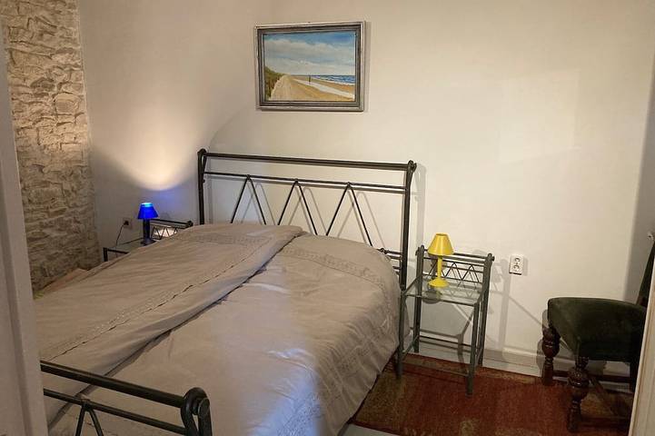 Gîte pour 4 personnes, avec piscine ainsi que jardin et terrasse, animaux acceptés à Saint-Jean-de-Sauves - 2
