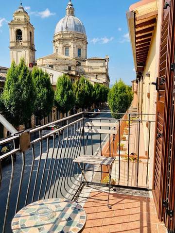 Maison d’hôte pour 3 personnes, avec vue et terrasse à Assise