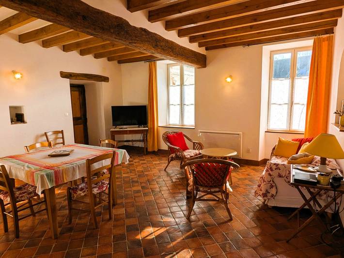 Ferienhaus Chaumot: Komfortabel, Haustiere erlaubt, Wandernähe in Chaumot, Yonne