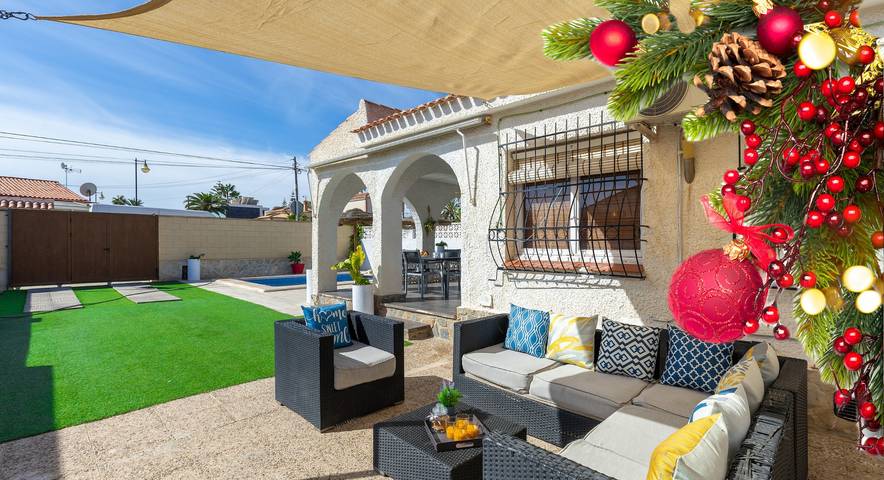 Villa pour 9 personnes, avec Jardin et Piscine à Torrevieja